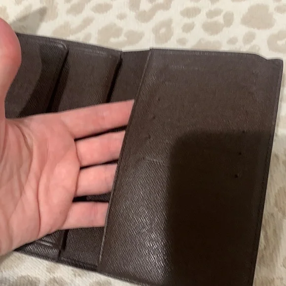 LOUIS VUITTON
Damier Ebene Alexandra Wallet - Picture 15 of 17